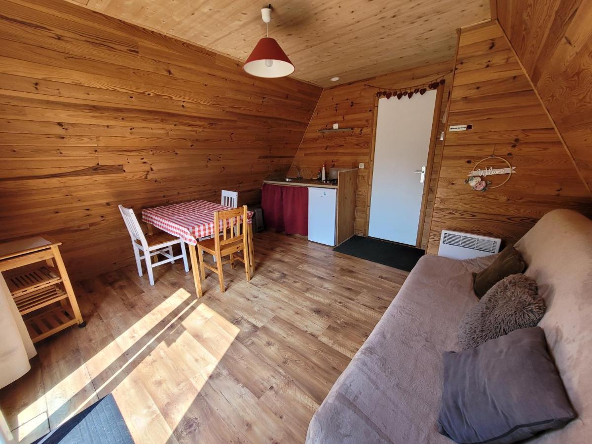 Camping les Hirondelles Bourg-Sainte-Marie Eksteriør bilde