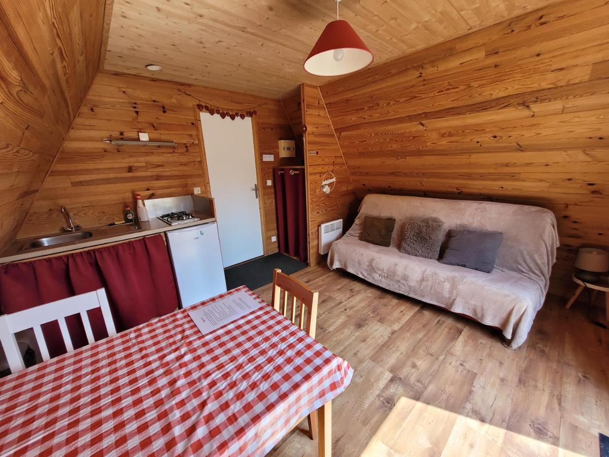 Camping les Hirondelles Bourg-Sainte-Marie Eksteriør bilde