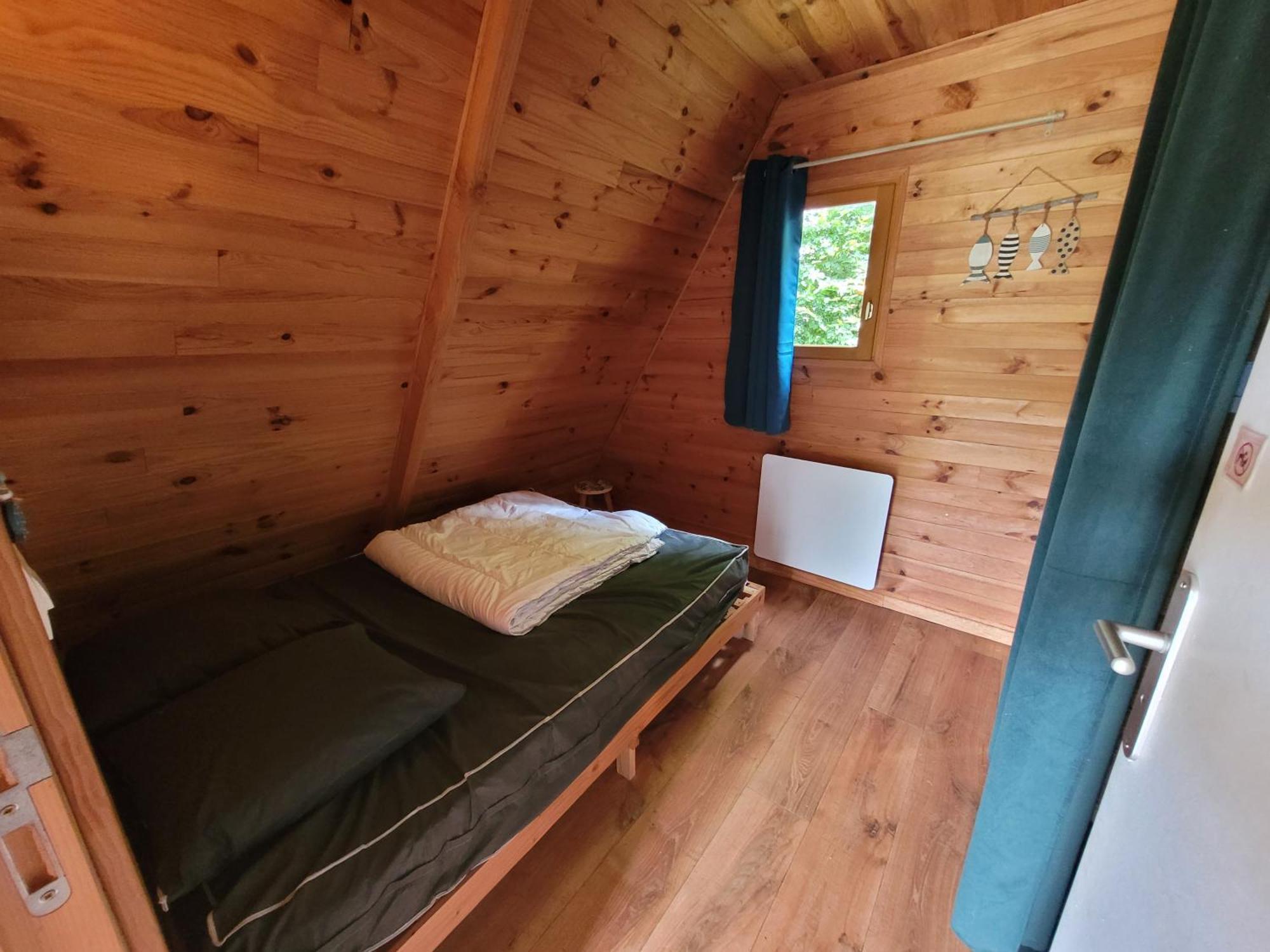Camping les Hirondelles Bourg-Sainte-Marie Eksteriør bilde