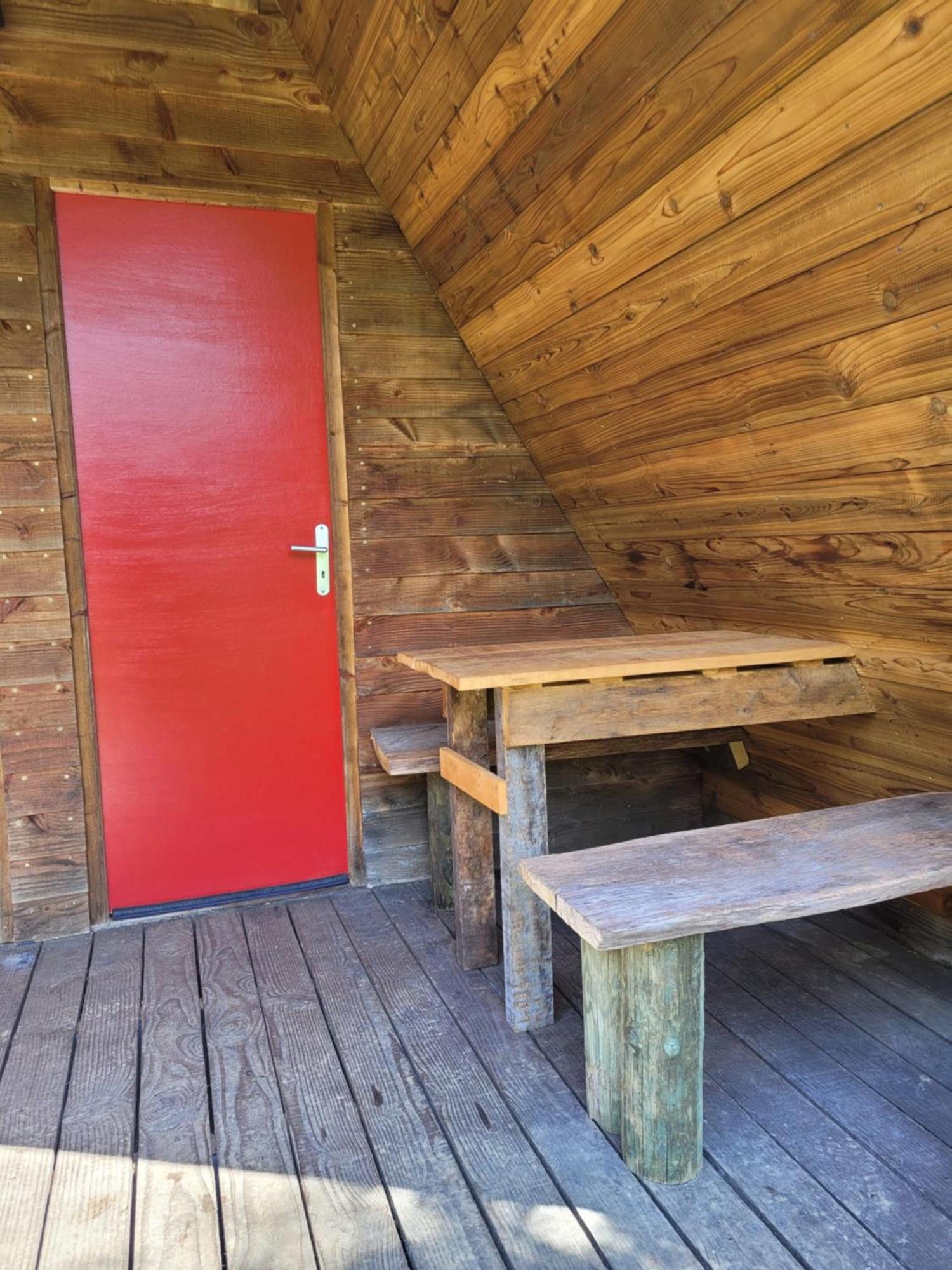 Camping les Hirondelles Bourg-Sainte-Marie Eksteriør bilde