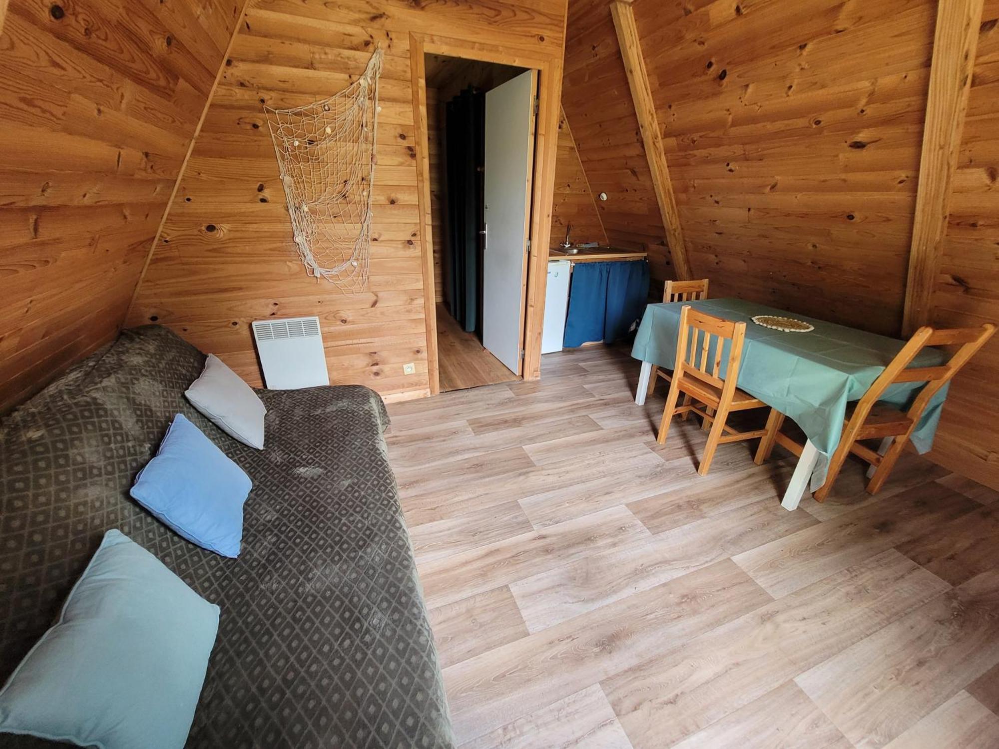 Camping les Hirondelles Bourg-Sainte-Marie Eksteriør bilde