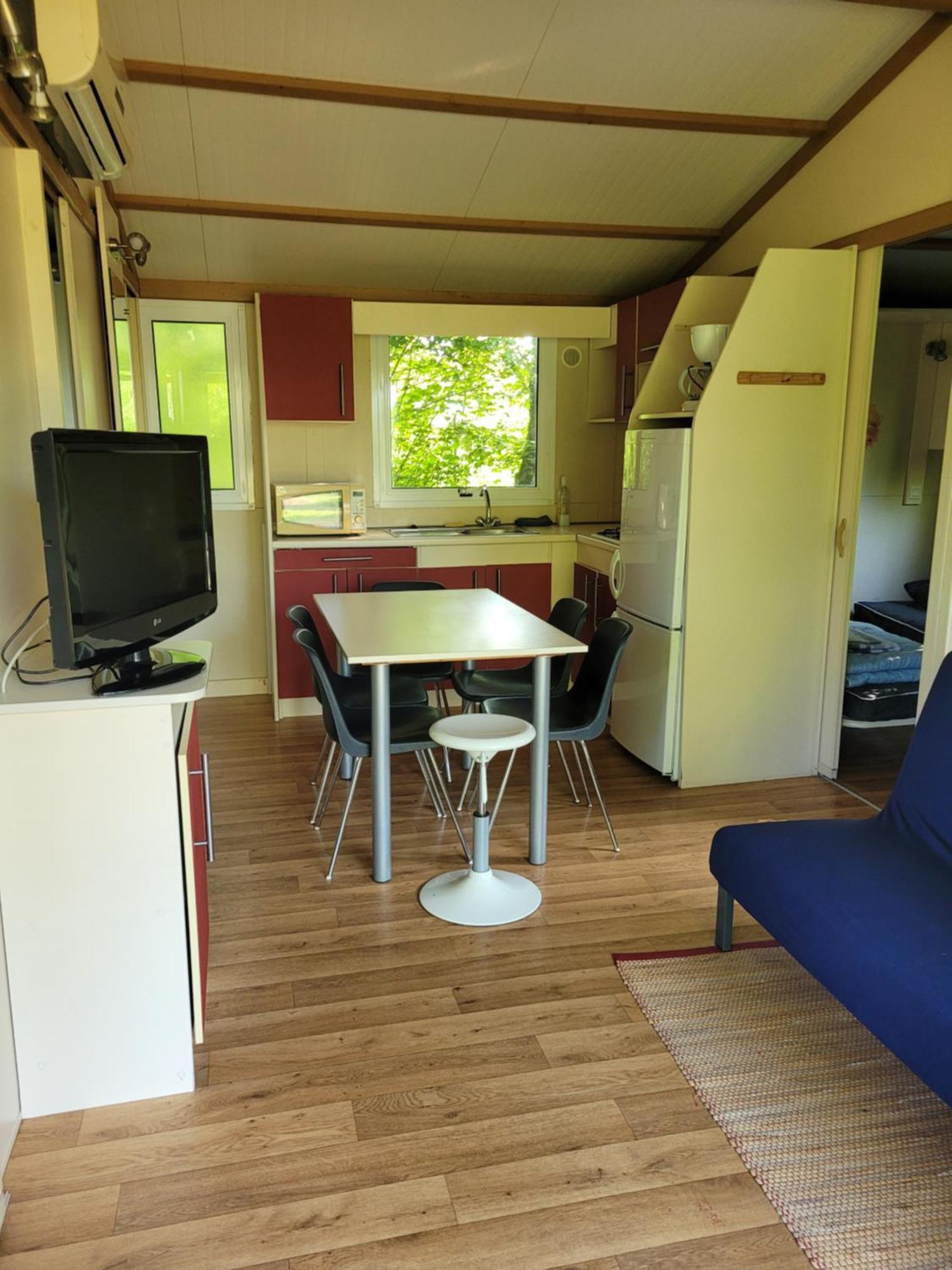 Camping les Hirondelles Bourg-Sainte-Marie Eksteriør bilde