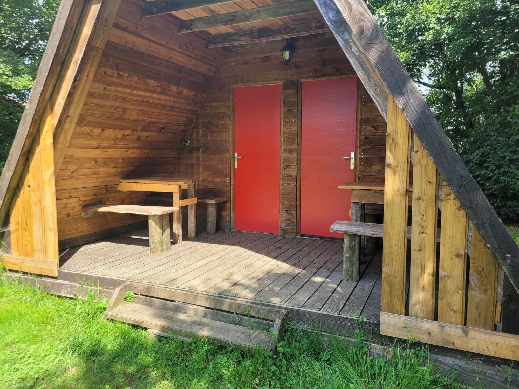 Camping les Hirondelles Bourg-Sainte-Marie Eksteriør bilde