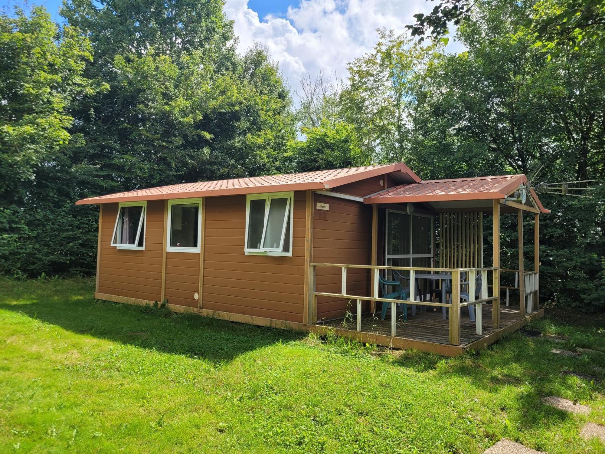 Camping les Hirondelles Bourg-Sainte-Marie Eksteriør bilde