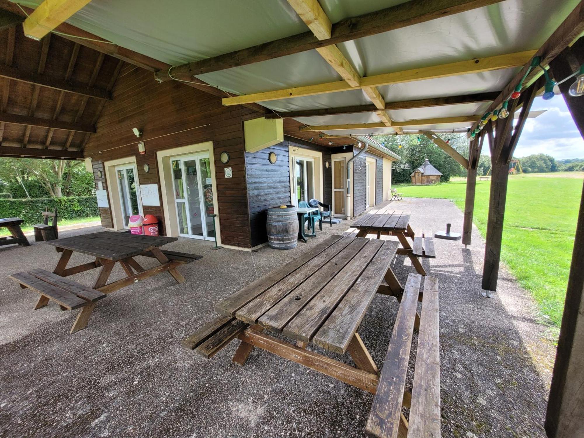 Camping les Hirondelles Bourg-Sainte-Marie Eksteriør bilde