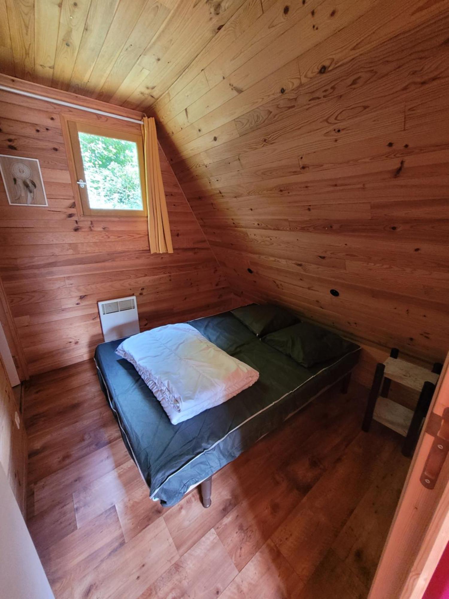 Camping les Hirondelles Bourg-Sainte-Marie Eksteriør bilde