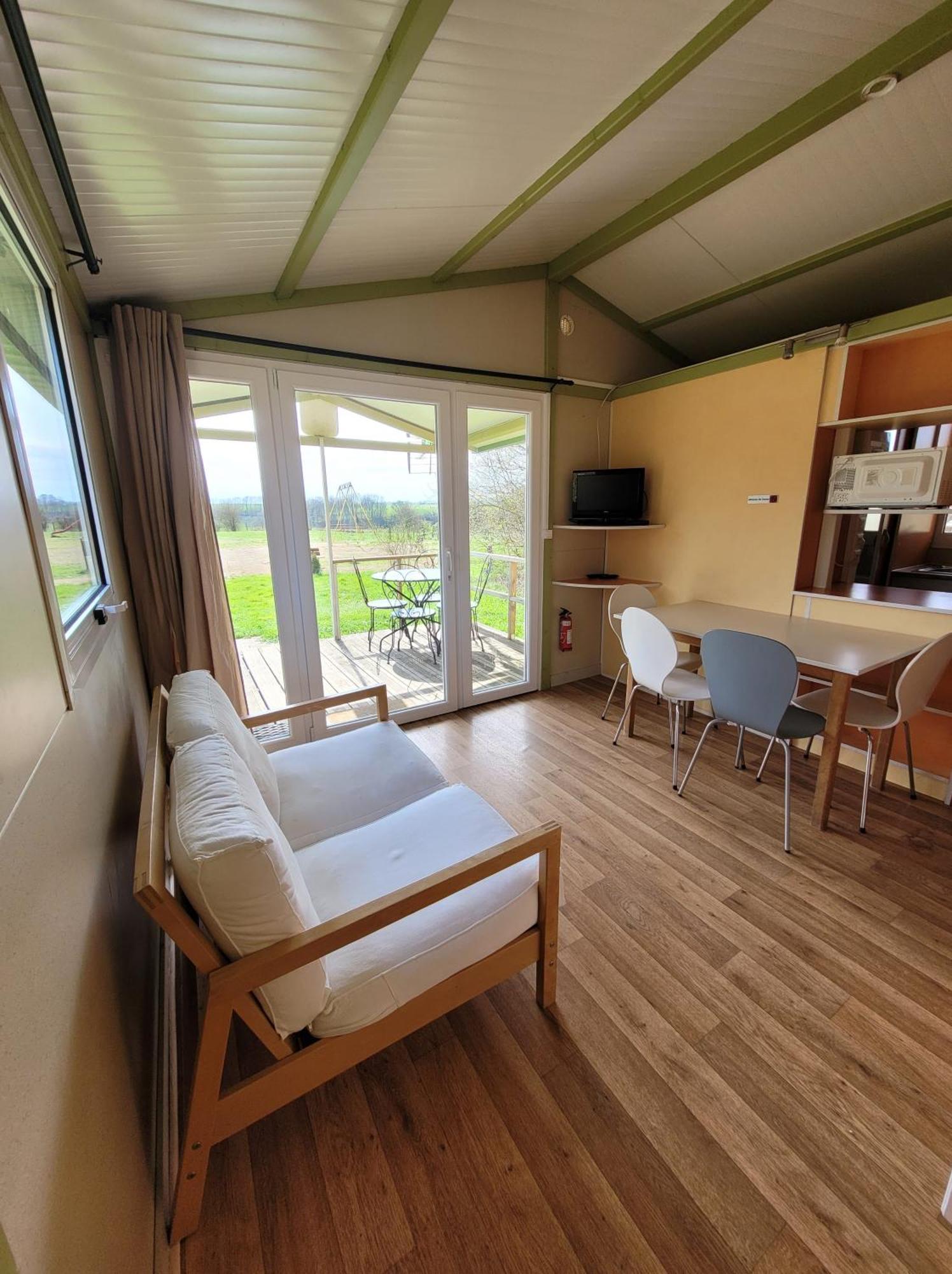 Camping les Hirondelles Bourg-Sainte-Marie Eksteriør bilde