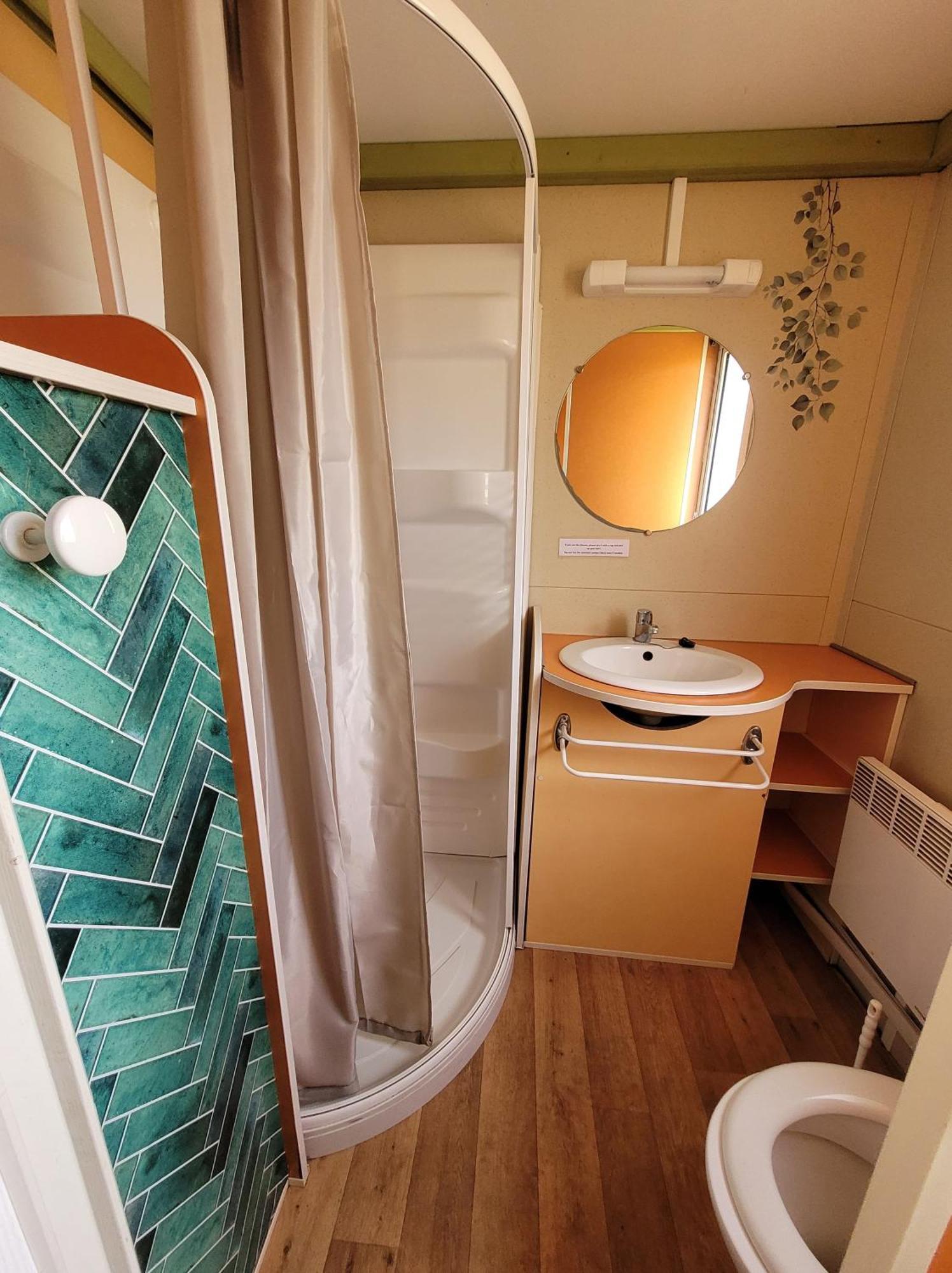 Camping les Hirondelles Bourg-Sainte-Marie Eksteriør bilde