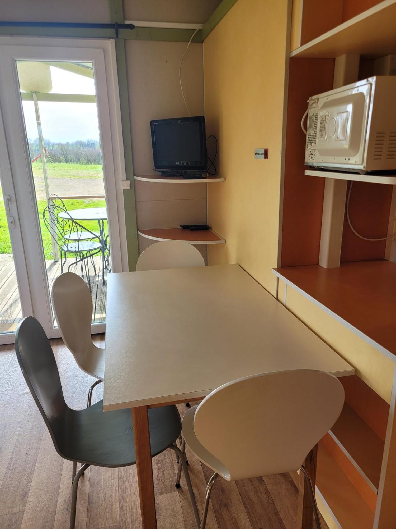 Camping les Hirondelles Bourg-Sainte-Marie Eksteriør bilde